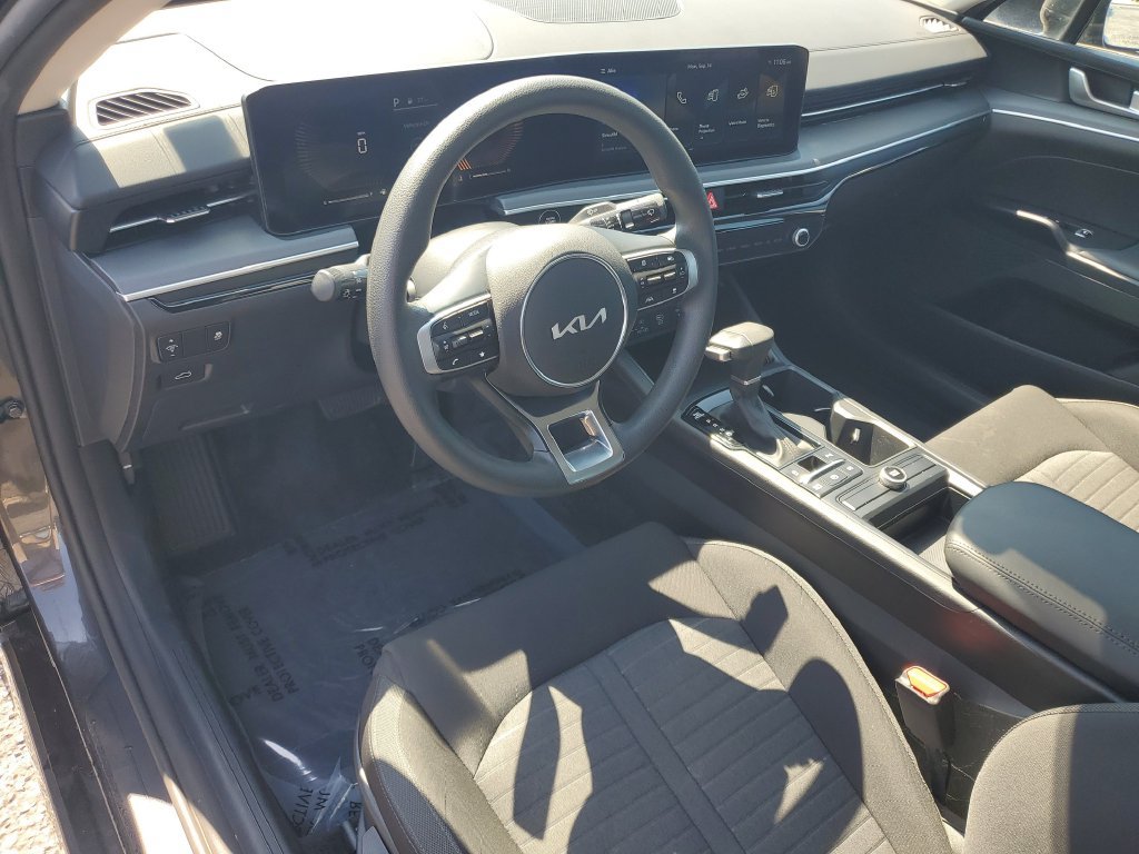 Used 2025 Kia K5 LXS FWD image 6