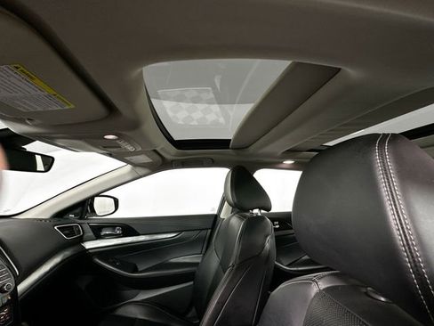 Used 2023 Nissan Maxima SL image 19