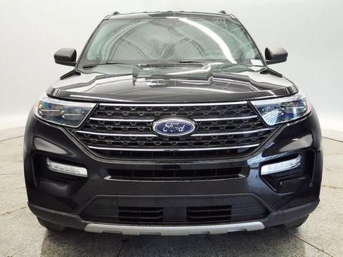 Used 2023 Ford Explorer XLT w/ Equipment Group 202A image 12