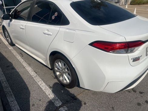 Used 2020 Toyota Corolla LE w/ LE Convenience Package image 5