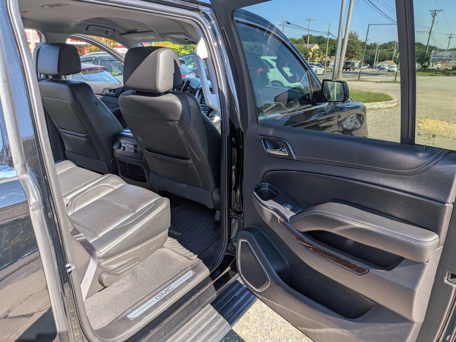 Used 2020 GMC Yukon XL SLT AWD/4WD image 44