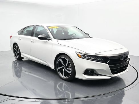 Used 2022 Honda Accord Sport image 2