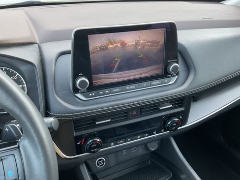 Used 2023 Nissan Rogue SV w/ SV Premium B Package image 15