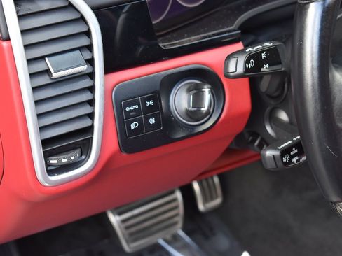 Used 2023 Porsche Cayenne Turbo w/ Premium Package Plus image 19