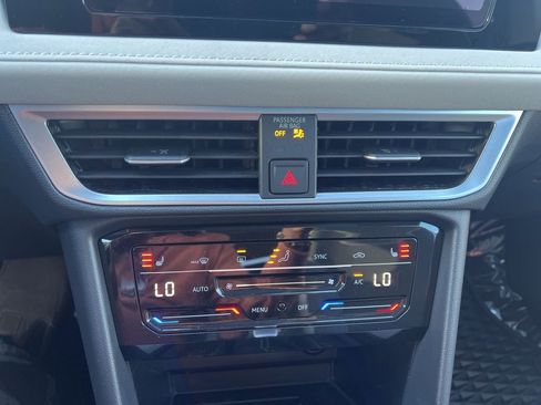 New 2025 Volkswagen Taos SE image 23