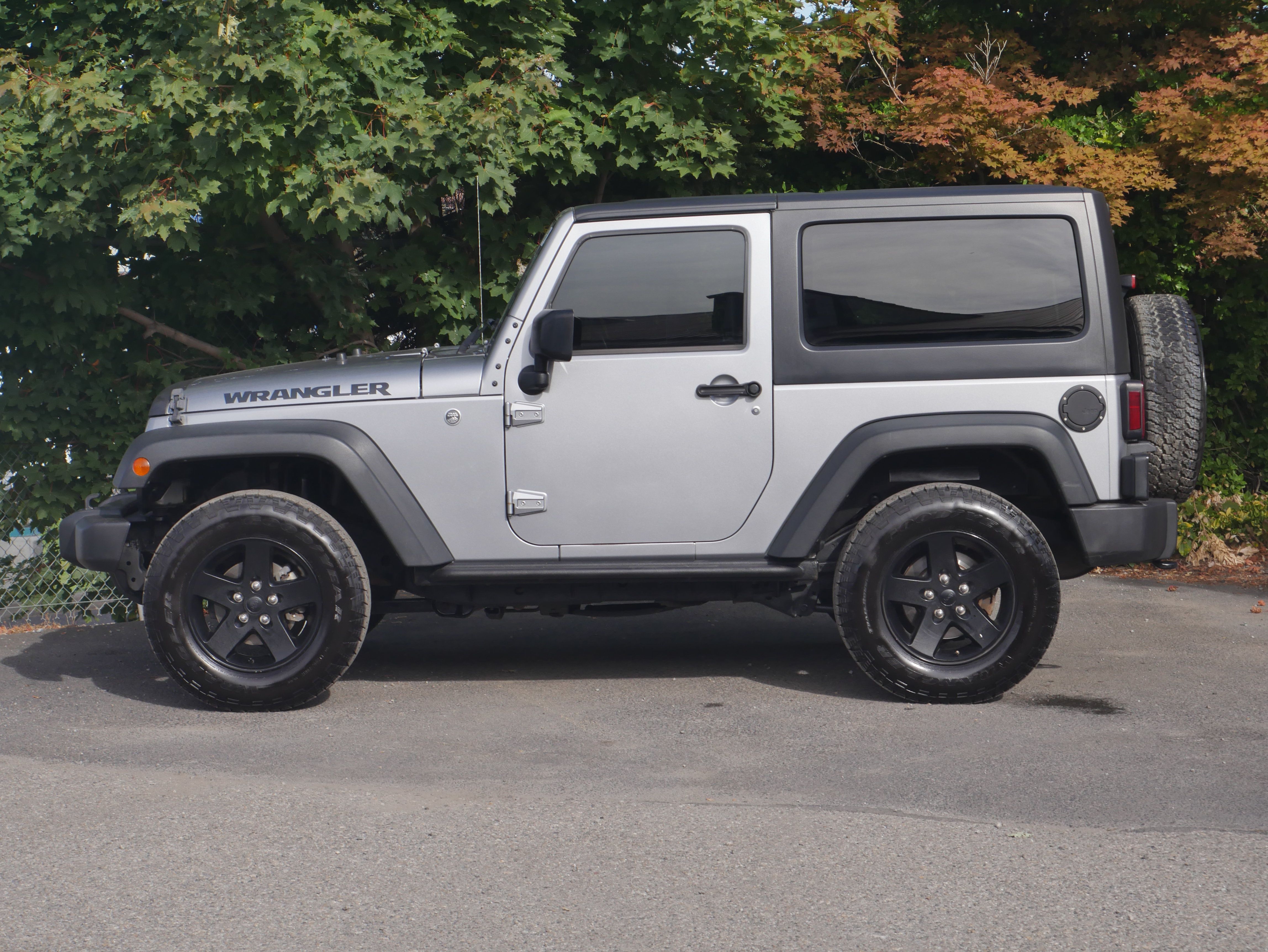 Used 2016 Jeep Wrangler Sport AWD/4WD image 11