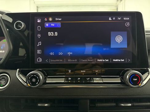 Used 2024 Chevrolet Colorado W/T image 16