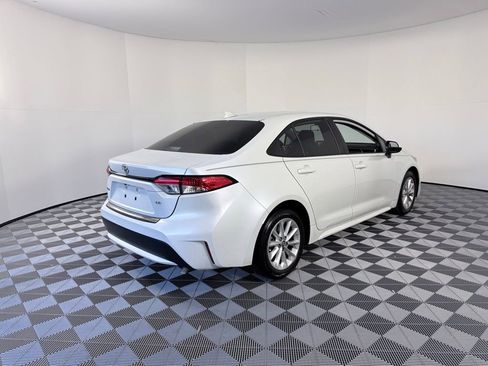 Used 2022 Toyota Corolla LE image 6