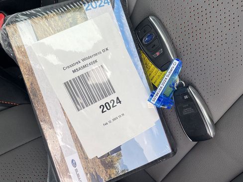 Used 2024 Subaru Crosstrek 2.5i Limited w/ Crosstrek Mirror Package image 12