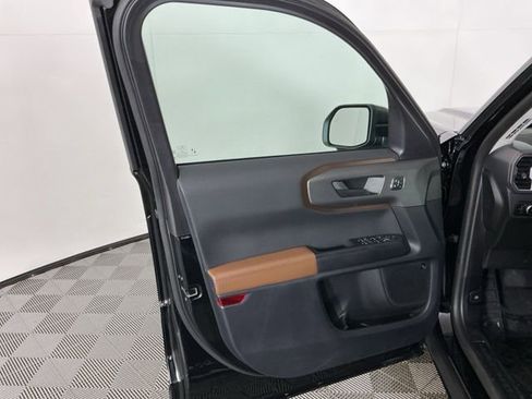 Used 2025 Ford Bronco Sport Outer Banks w/ Sasquatch Outer Banks Package image 14