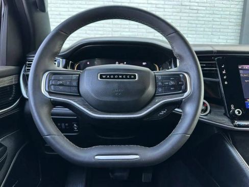Used 2022 Jeep Wagoneer Series III w/ Flexible Seating Group RWD image 39