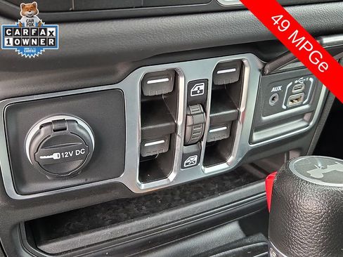 Used 2025 Jeep Wrangler Unlimited Sahara w/ Safety Group AWD/4WD image 22