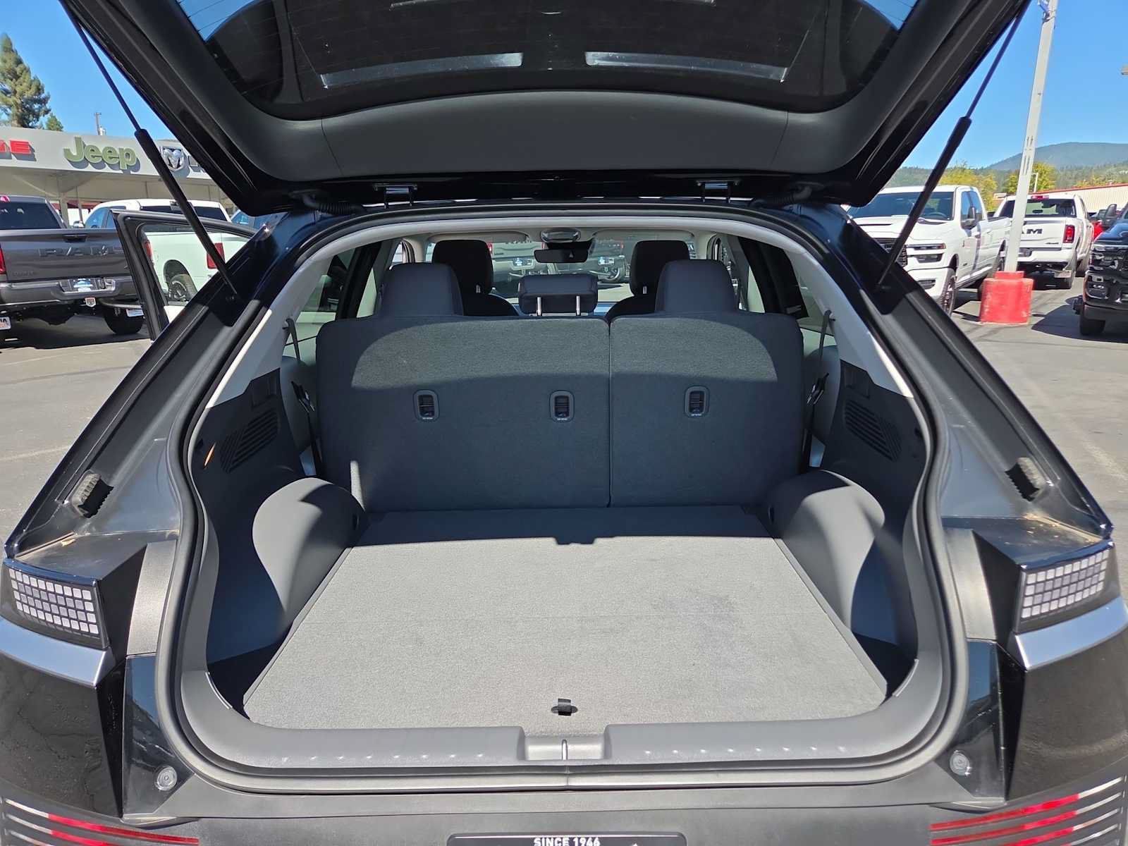 Used 2024 Hyundai Ioniq 5 SE RWD image 27