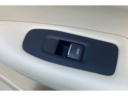 Used 2017 Cadillac XT5 Luxury w/ Driver Awareness Package image 22