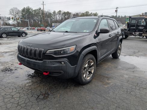 Used 2019 Jeep Cherokee Trailhawk w/ Cold Weather Group image 1