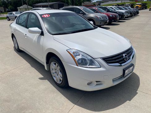 Used 2011 Nissan Altima 2.5 S FWD image 4