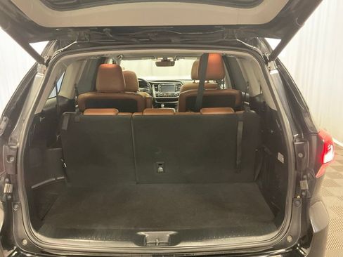 Used 2018 Toyota Highlander Limited AWD/4WD image 9
