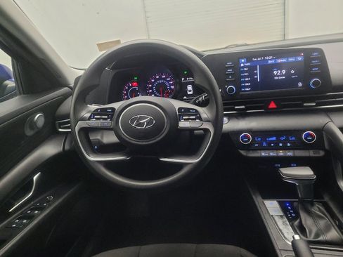 Used 2021 Hyundai Elantra SEL FWD image 22