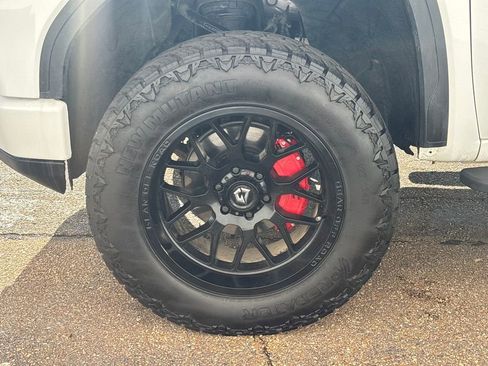 Used 2024 GMC Sierra 1500 AT4 w/ Technology Package image 26