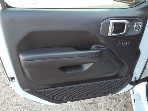 Used 2018 Jeep Wrangler Unlimited Sport S image 12