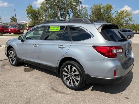 Used 2016 Subaru Outback 2.5i Limited AWD/4WD image 4