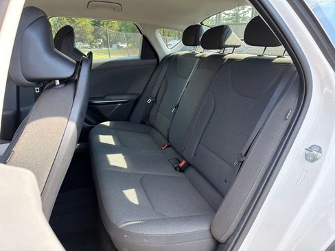 Used 2025 Kia K4 FWD image 19