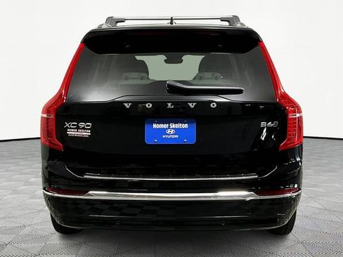 Used 2023 Volvo XC90 B6 Ultimate w/ Protection Package Premier image 4