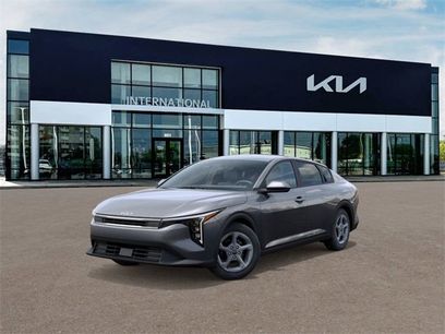New 2025 Kia K4 LXS