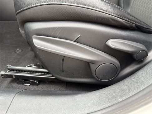 Used 2020 Jeep Compass Latitude image 11