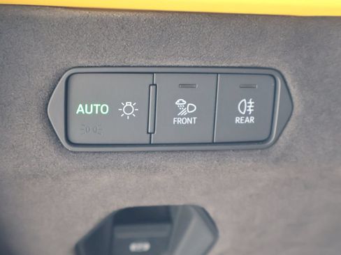 Used 2025 Lamborghini Revuelto AWD/4WD image 18