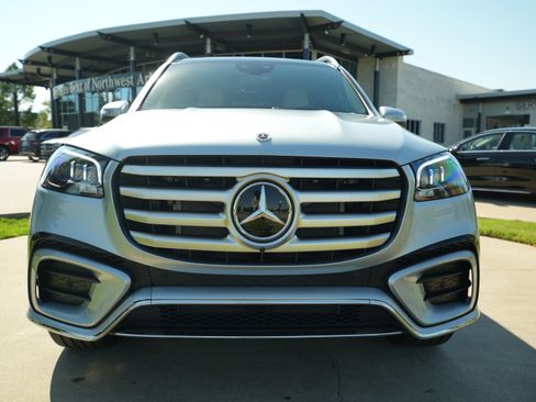 New 2026 Mercedes-Benz GLS 450 4MATIC image 10