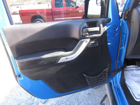 Used 2014 Jeep Wrangler Unlimited Sport image 10