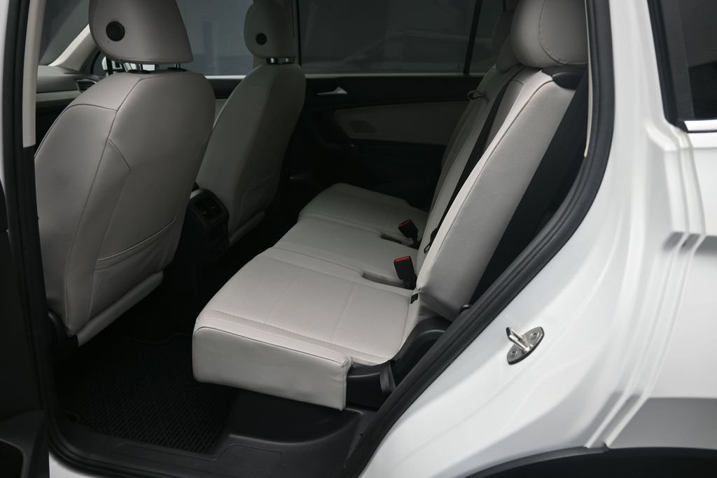 Used 2020 Volkswagen Tiguan SE FWD image 21