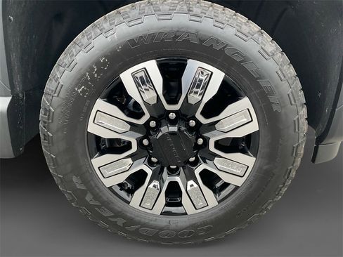 New 2026 GMC Sierra 2500 Denali w/ Denali Reserve Package image 14