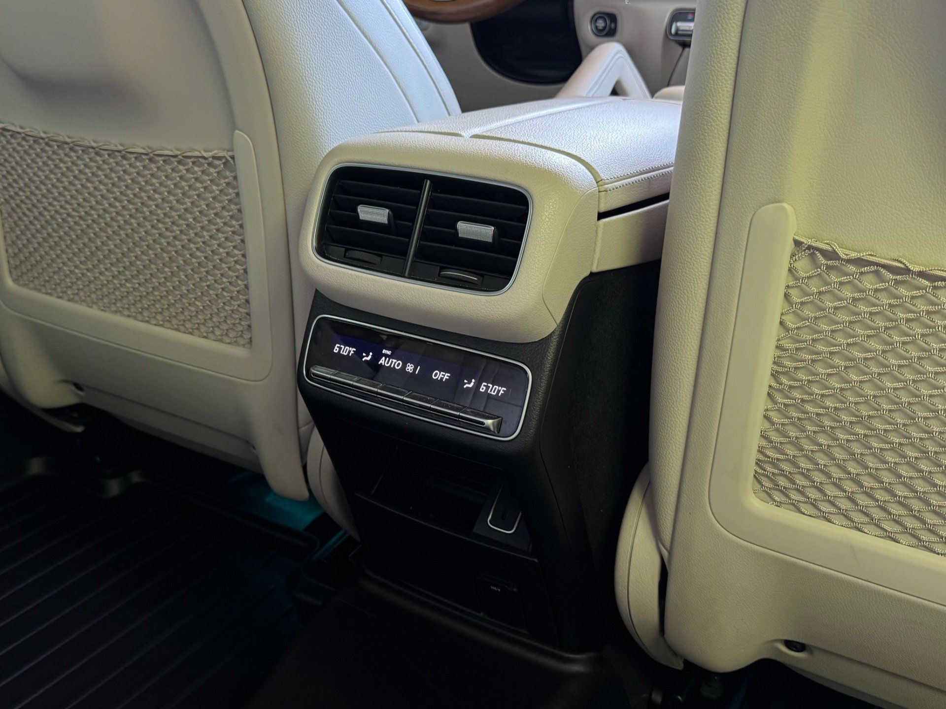 Used 2022 Mercedes-Benz GLS 450 4MATIC image 38