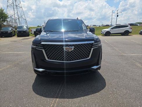 Used 2022 Cadillac Escalade ESV Premium Luxury AWD/4WD image 3
