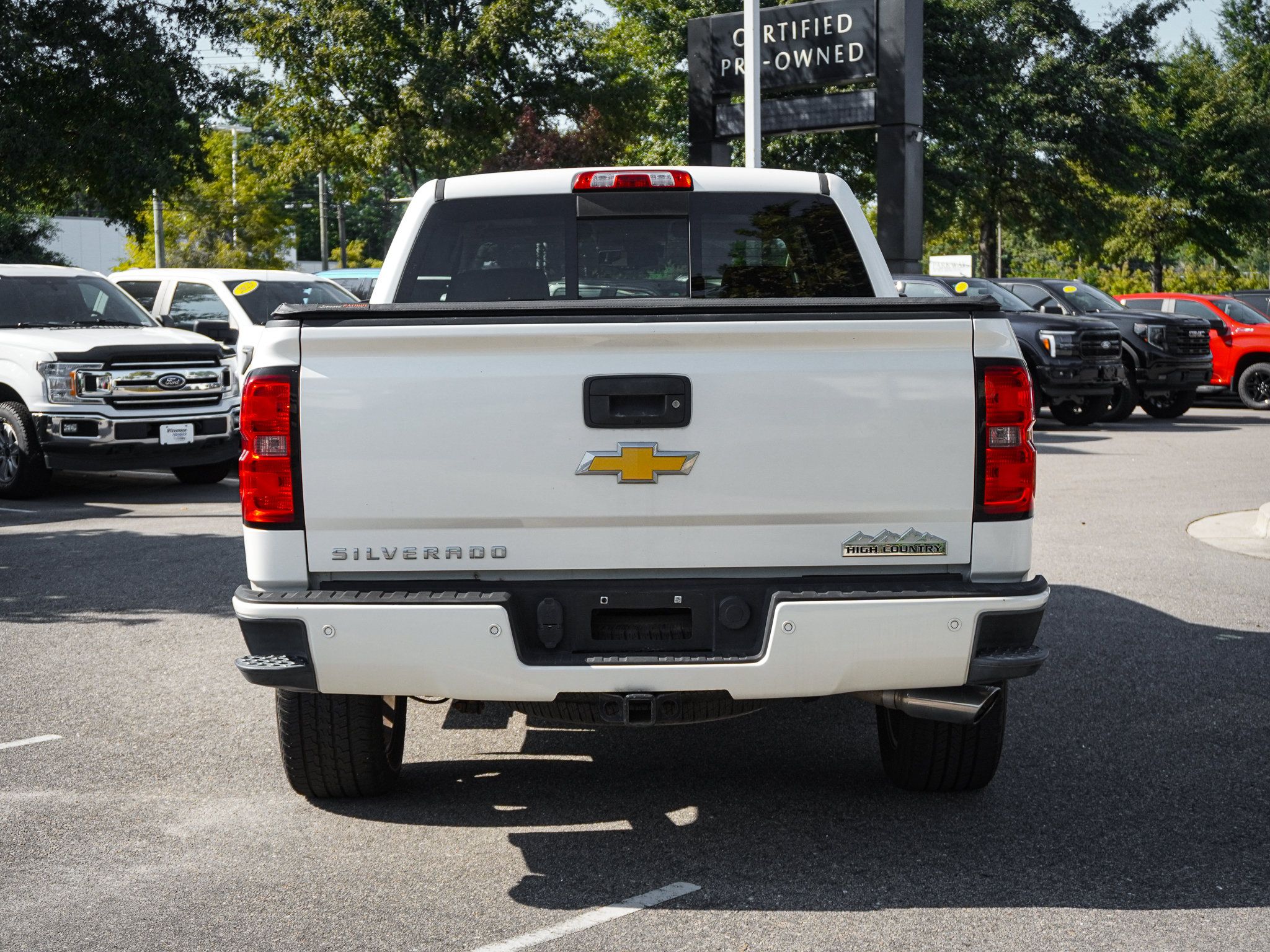 Used 2015 Chevrolet Silverado 1500 High Country w/ High Country Premium Package AWD/4WD image 9