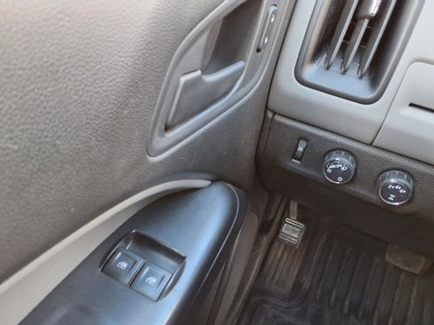 Used 2017 Chevrolet Colorado W/T image 22
