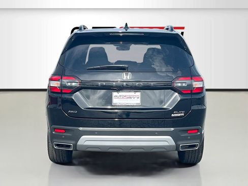 Used 2025 Honda Pilot Elite image 6