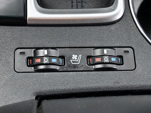Used 2019 Toyota Highlander Limited AWD/4WD image 28