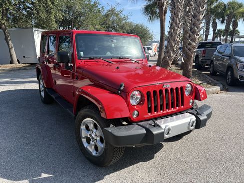 Used 2014 Jeep Wrangler Unlimited Sahara w/ Trailer Tow Group AWD/4WD image 1