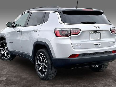 Used 2025 Jeep Compass Limited AWD/4WD image 12