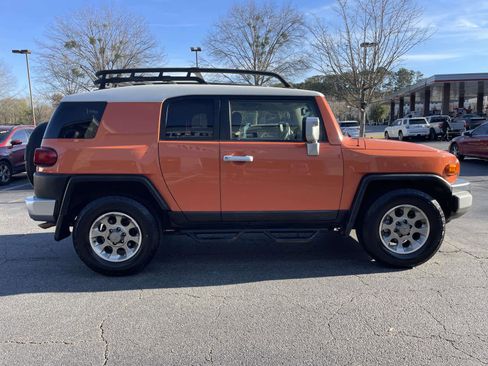 Used 2013 Toyota FJ Cruiser 2WD image 7