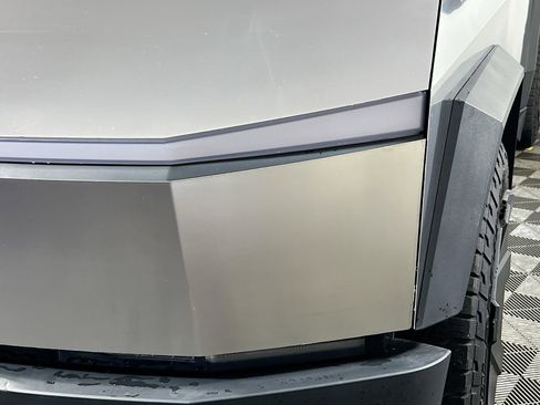 Used 2024 Tesla Cybertruck Cyberbeast AWD/4WD image 11