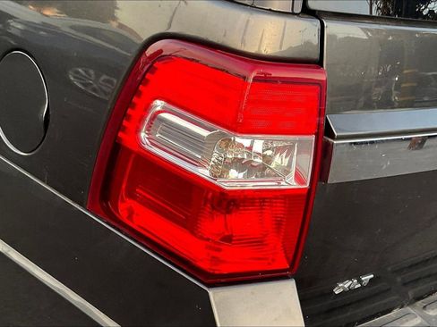 Used 2017 Ford Expedition XLT image 31