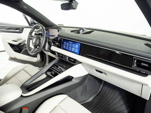 New 2026 Porsche Macan 4 Electric AWD/4WD image 25