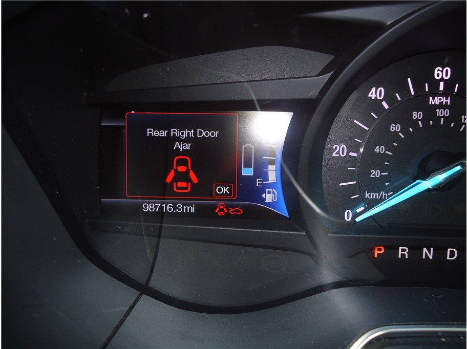 Used 2018 Ford Fusion SE FWD image 25