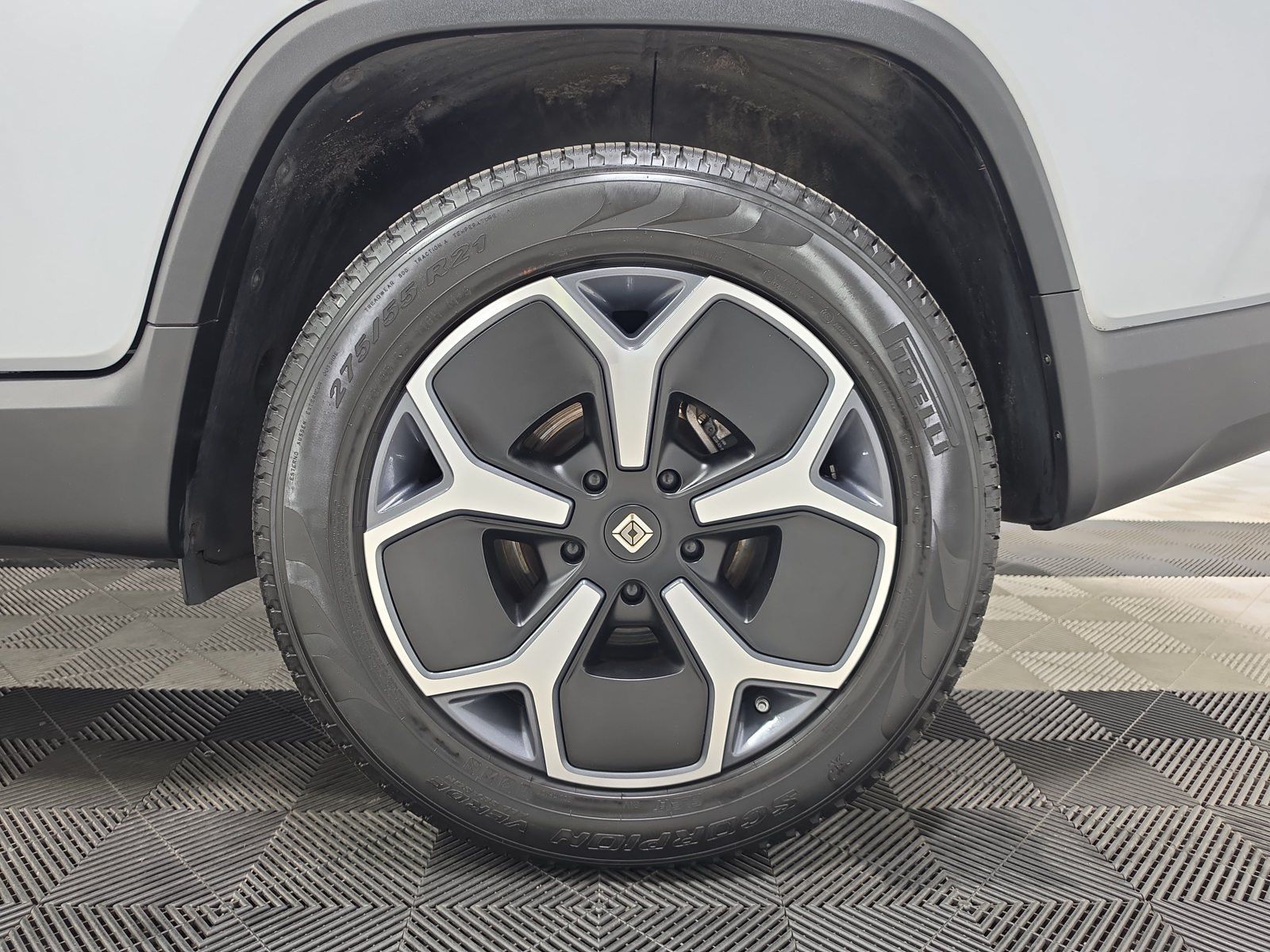Used 2023 Rivian R1T Adventure Dual AWD/4WD image 10