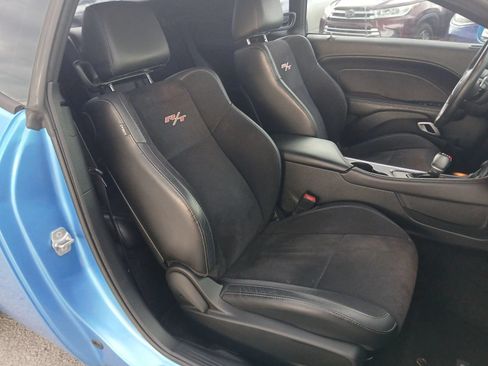 Used 2016 Dodge Challenger R/T Scat Pack w/ Leather Interior Group RWD image 16