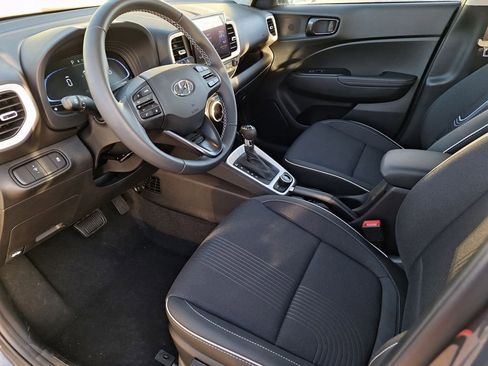 New 2024 Hyundai Venue Limited FWD image 10
